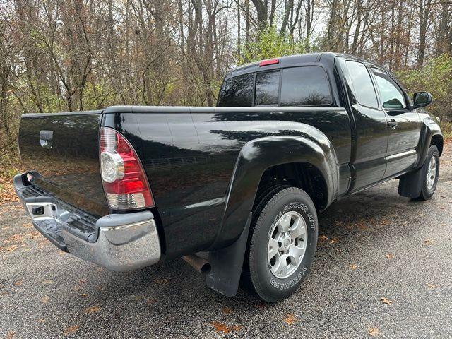 2013 toyota tacoma base