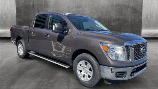 2018 nissan titan sv