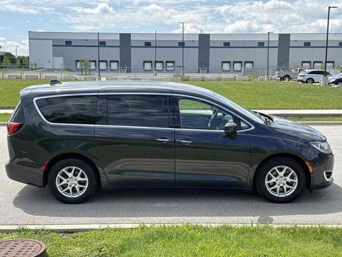 2020 chrysler pacifica touring minivan 4d in melrose park, illinois