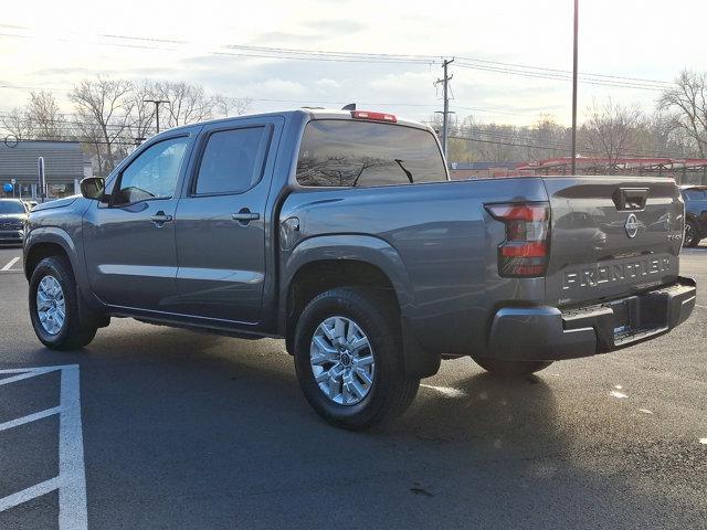 2022 nissan frontier sv