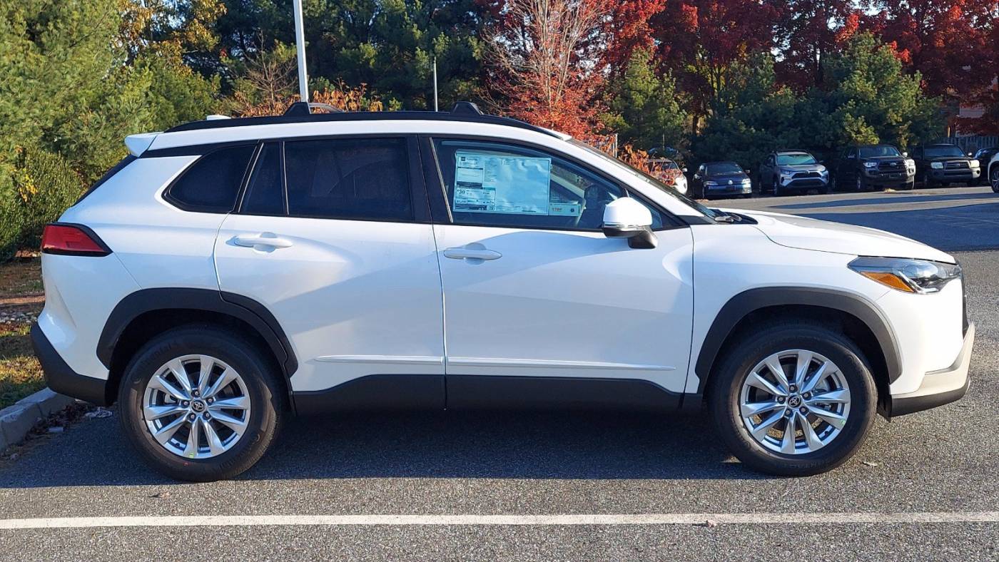 2022 toyota corolla cross le