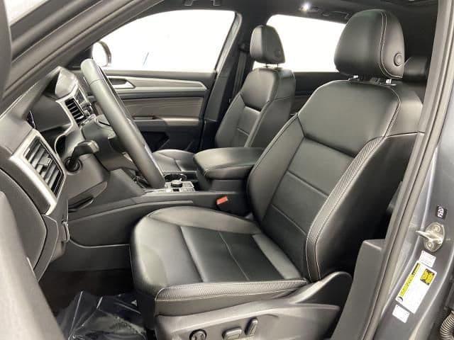 2022 volkswagen atlas cross sport 3.6 v6 se w/ technology in oconomowoc, wisconsin