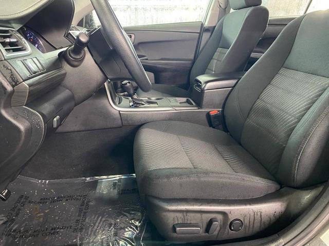 2017 toyota camry hybrid le