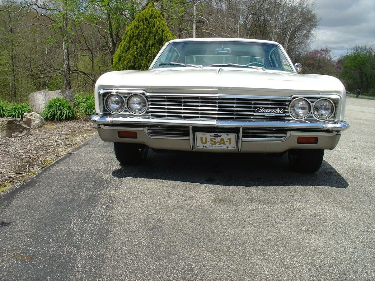 1966 chevrolet caprice custom hardtop (big block)