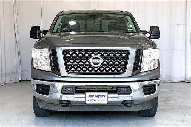 2019 nissan titan xd sv