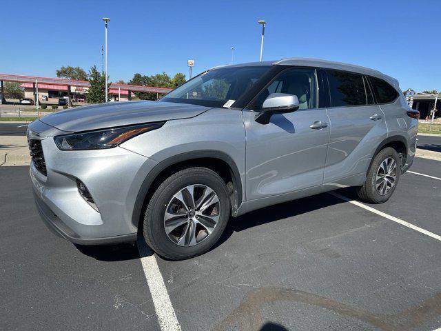 2022 toyota highlander xle