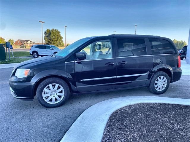2014 chrysler town & country touring