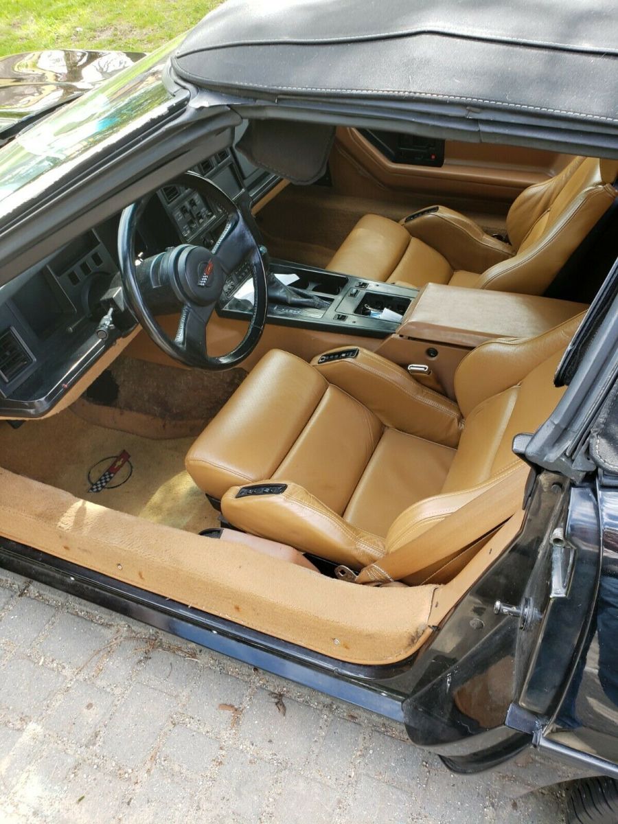 1988 corvette convertible - automatic - z52 handling package - no reserve