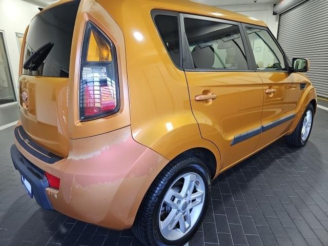 2011 kia soul +