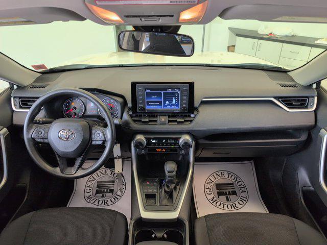 2021 toyota rav4 le