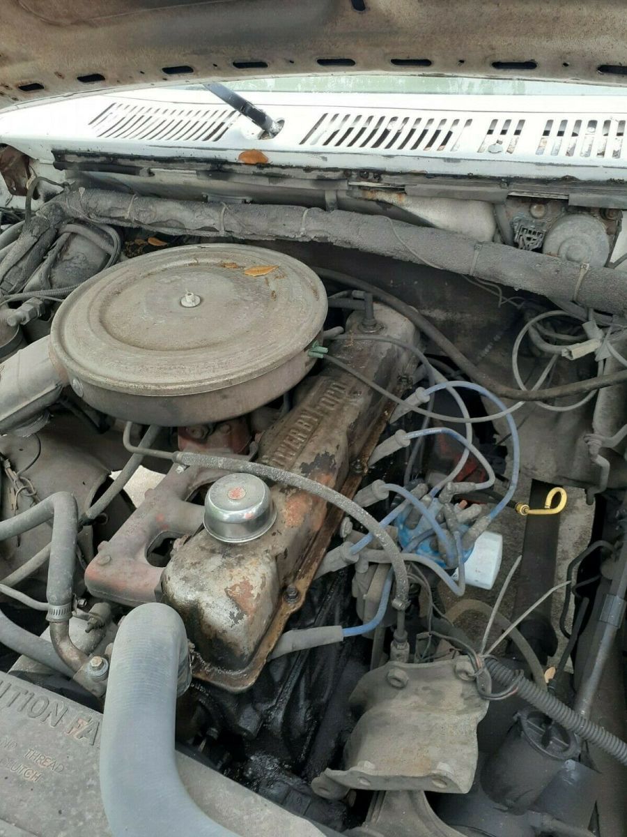 1985 ford bronco 4wd with a 4.9l 300 straight 6 motor, great project truck