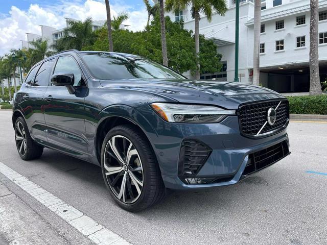 2023 volvo xc60 b5 ultimate dark theme