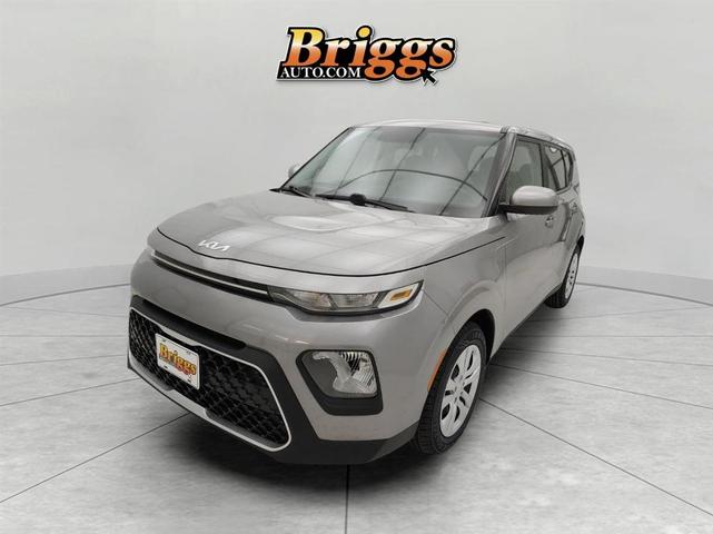 2022 kia soul lx