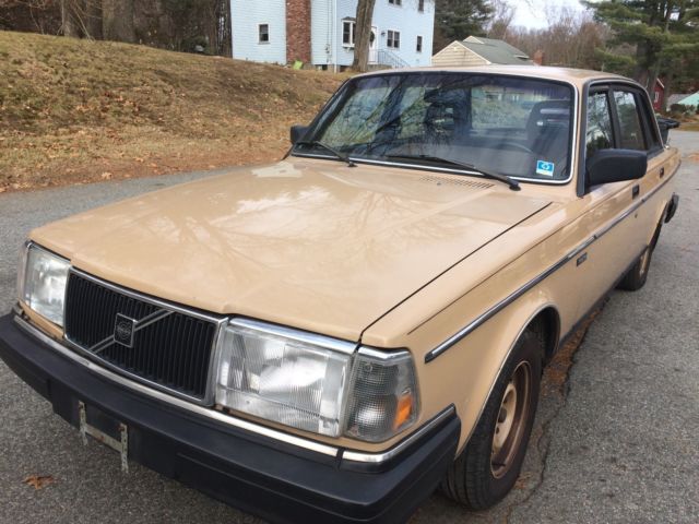 volvo 240 1986 tan under 90k miles nice shape in & out runs very well automatic