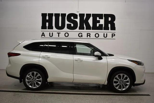 2021 toyota highlander limited