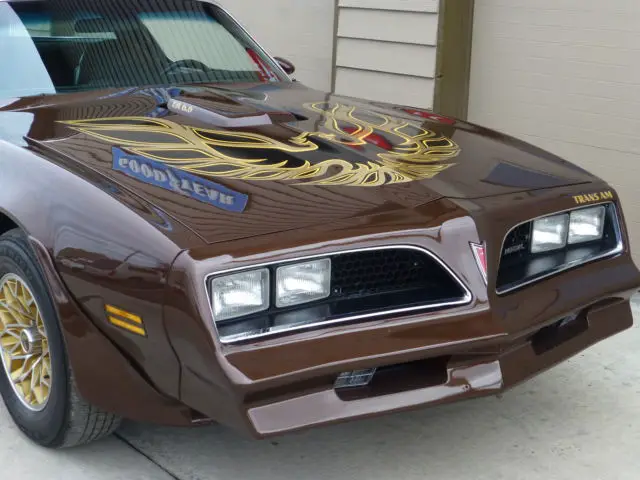 1977 pontiac trans am with numbers matching 6.6 ltr v8 and rare 4 speed