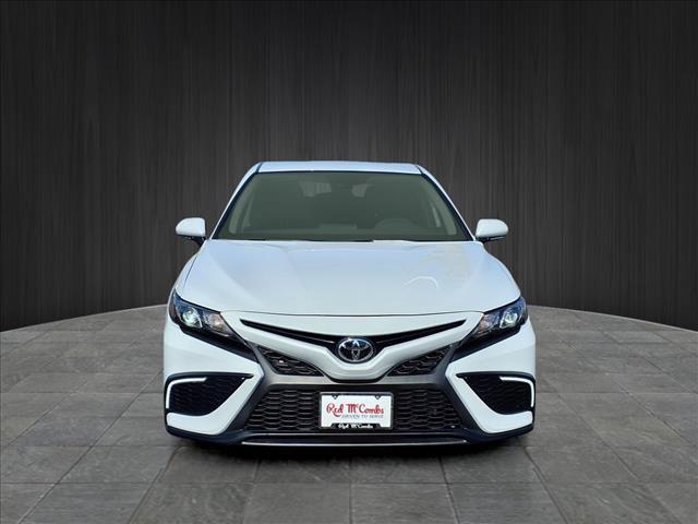 2022 toyota camry se