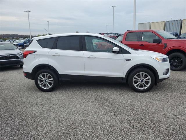 2019 ford escape se