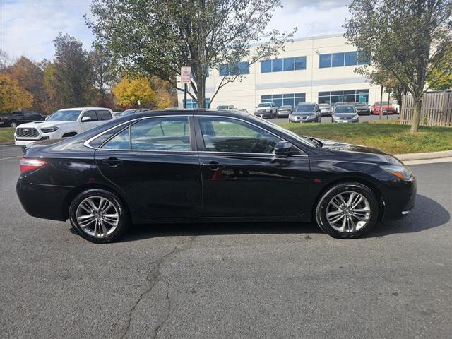 2016 toyota camry se