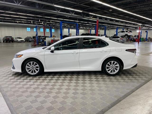 2023 toyota camry le
