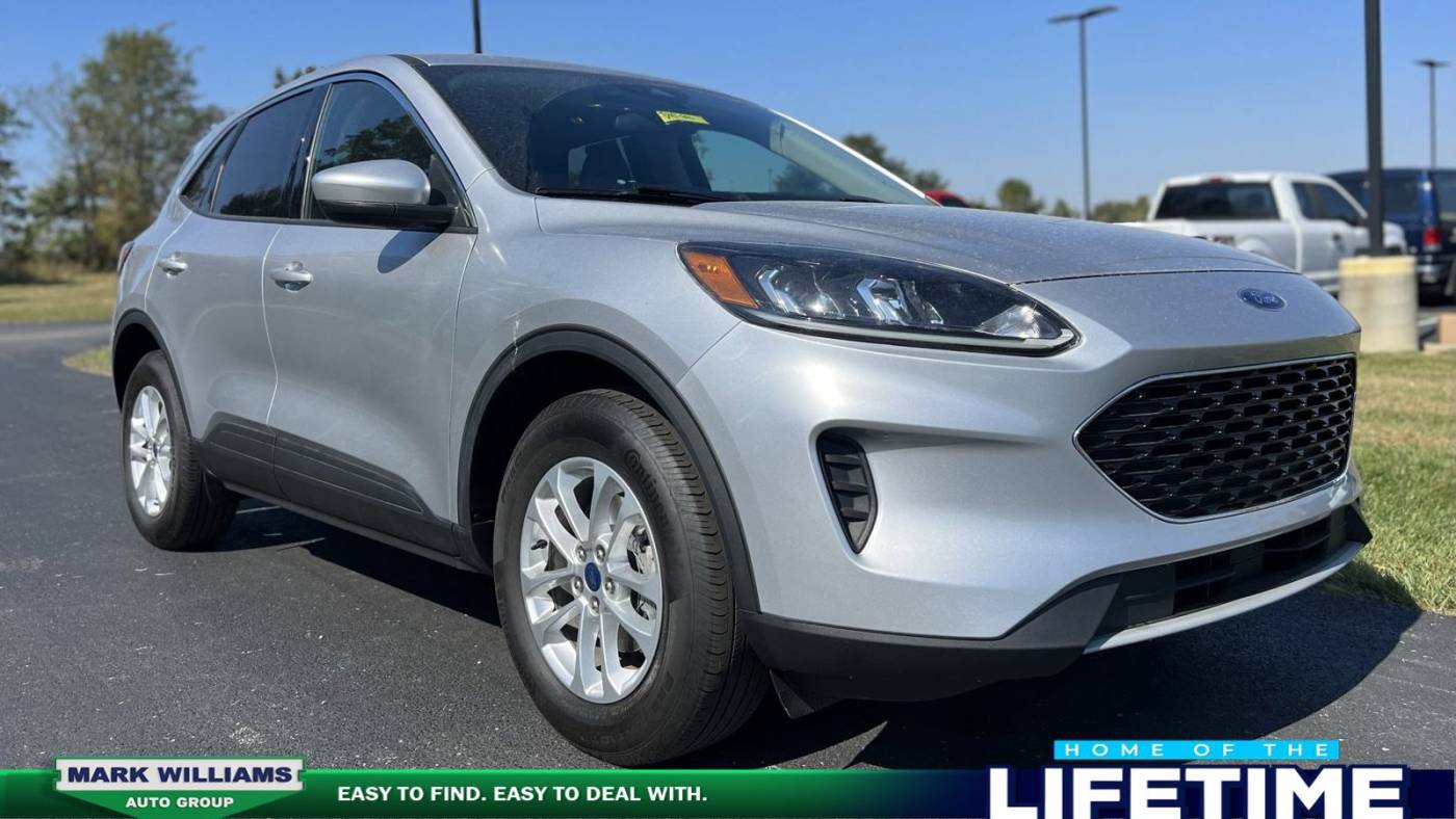 2020 ford escape se
