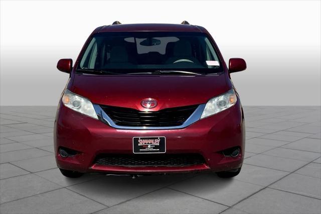 2013 toyota sienna le