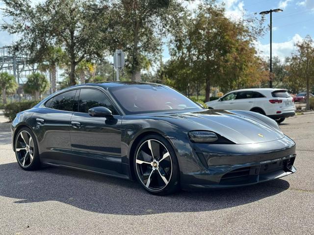 2022 porsche taycan turbo s