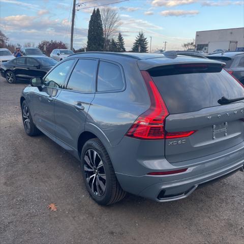 2024 volvo xc60 b5 plus dark theme