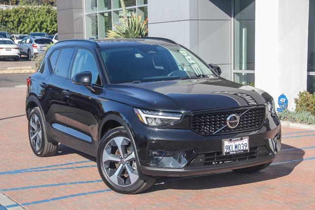 2024 volvo xc40 b5 plus dark