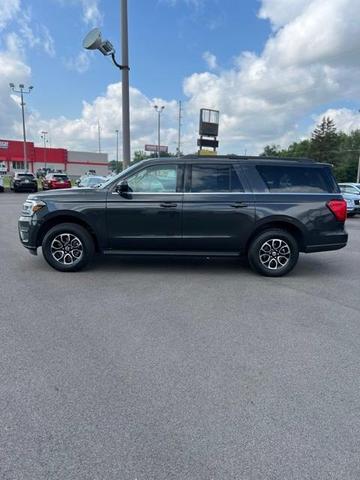 2022 ford expedition max xlt