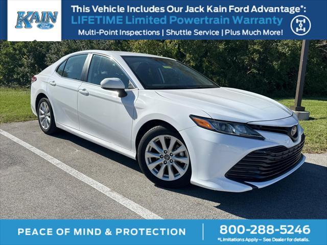 2019 toyota camry le