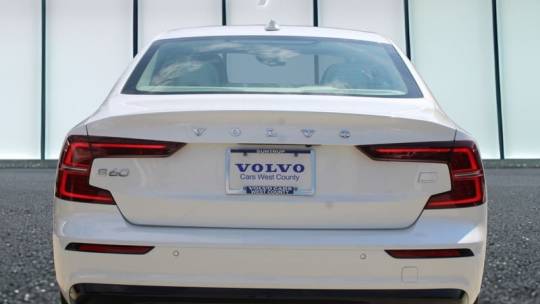 2023 volvo s60 recharge t8 plus dark theme