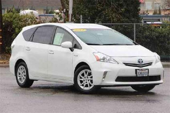 2014 toyota prius v two in dublin, ca