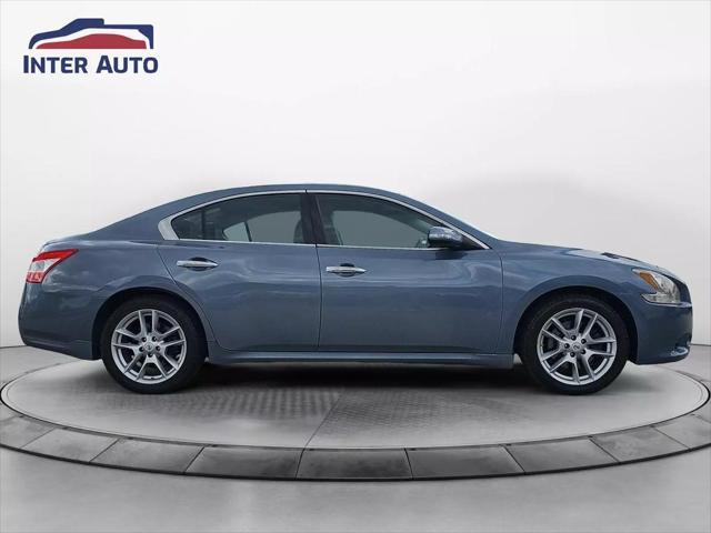 2010 nissan maxima sv