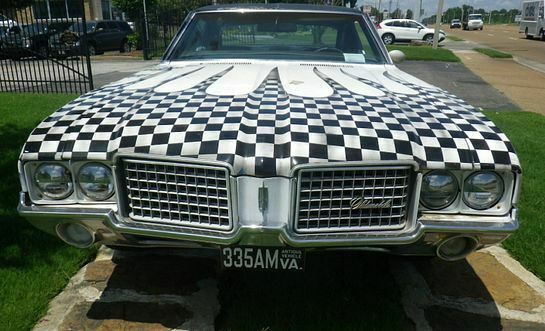 1972 oldsmobile cutlass supreme, runs good, shifts out good, 350 v8
