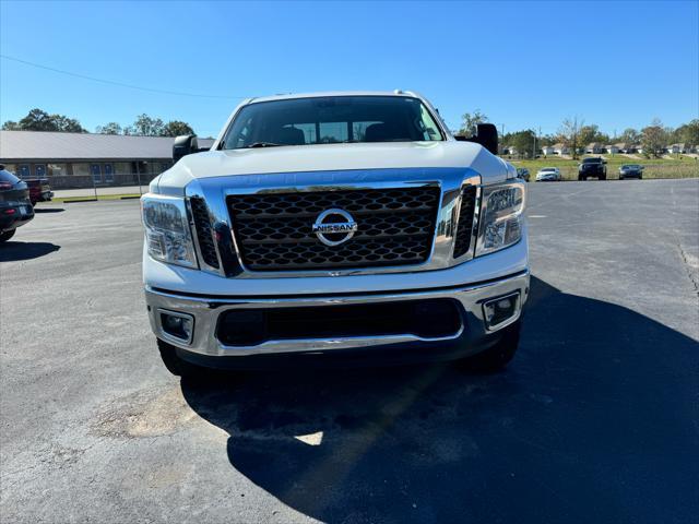 2017 nissan titan sv