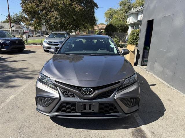 2022 toyota camry se