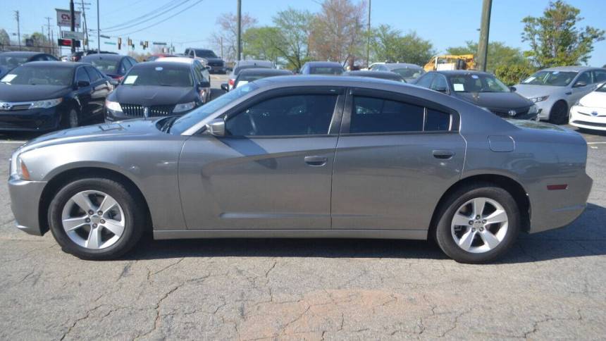 2011 dodge charger se