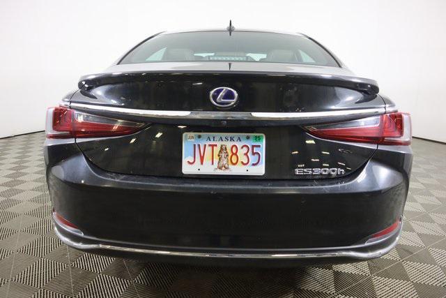 2022 lexus es 300h luxury