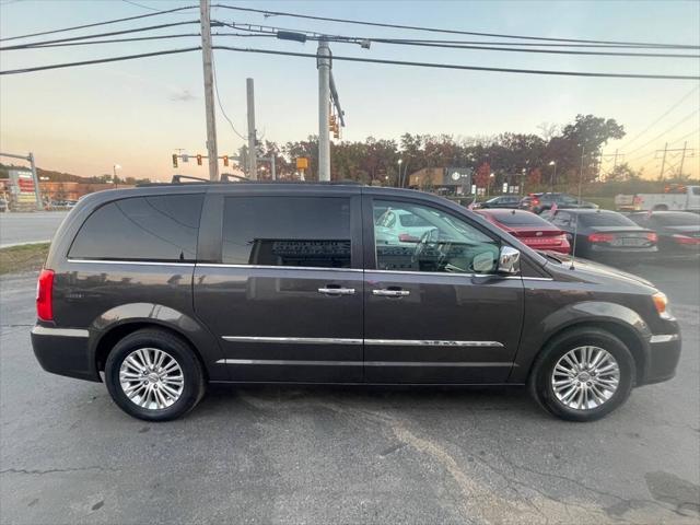2015 chrysler town & country touring-l