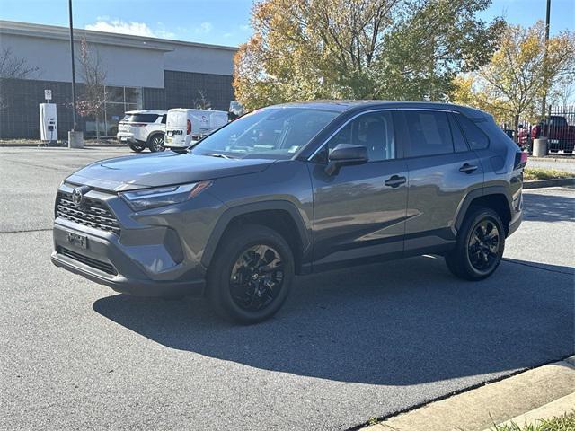 2024 toyota rav4 le