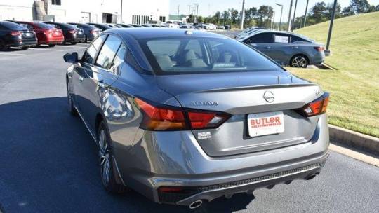 2024 Nissan Altima sv premium package