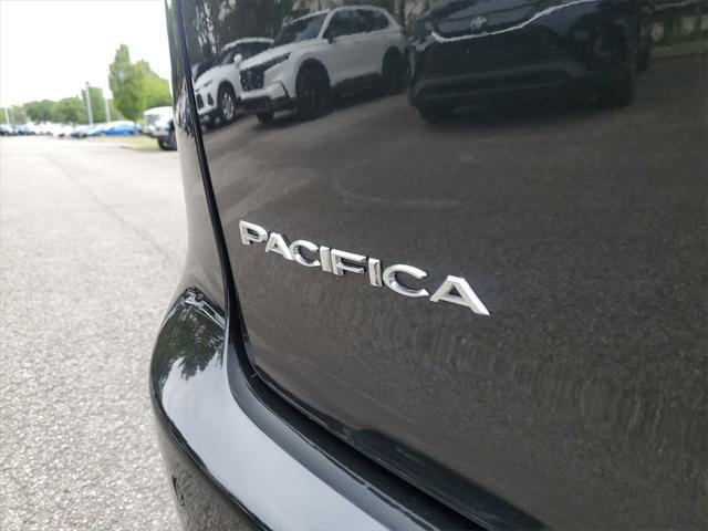 2022 chrysler pacifica touring l