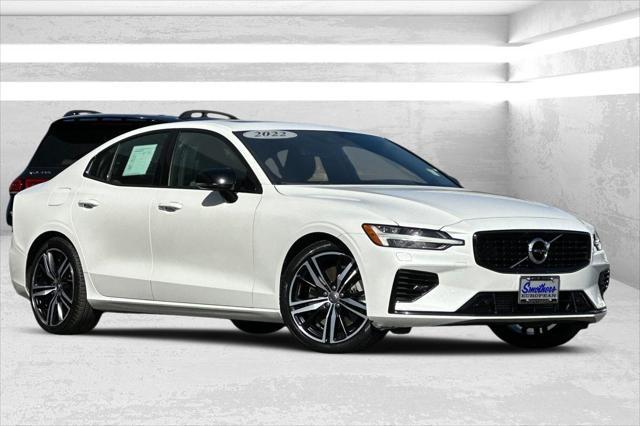 2022 volvo s60 recharge plug-in hybrid t8 r-design