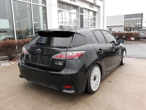2017 lexus ct 200h in milwaukee, wisconsin