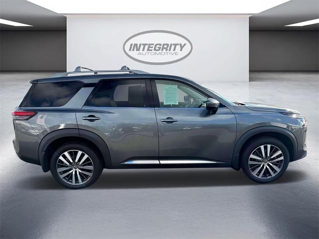 2022 nissan pathfinder platinum
