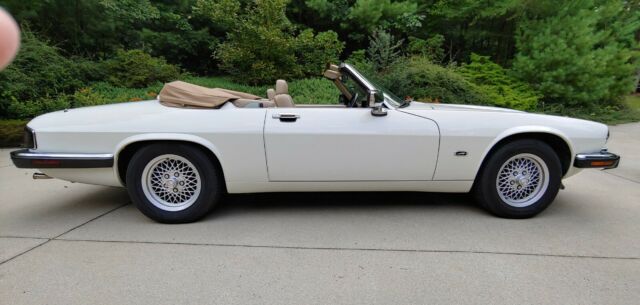 jaguar xjs convertible. super clean and low miles