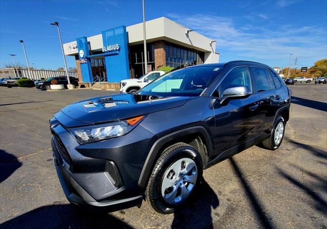 2021 toyota rav4 le