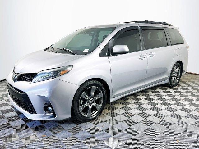 2018 toyota sienna se