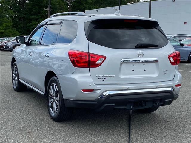 2019 nissan pathfinder sv
